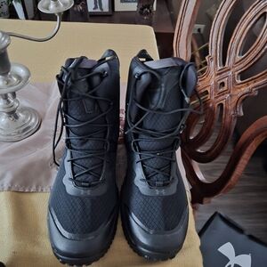 Under Armour Men's Black and Dark Gray Snow Boots